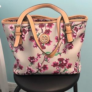 ~ NEW LISTING ~ Beautiful Spring Printed Purse